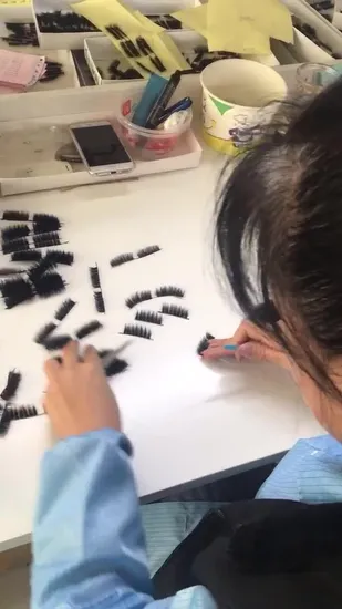 Mengfan China Hybrid Doll Estensione ciglia Etichetta privata di fabbrica Ciglia a strisce da 25 mm Ciglia finte Ciglia di visone colorate Ciglia colorate Ciglia sintetiche